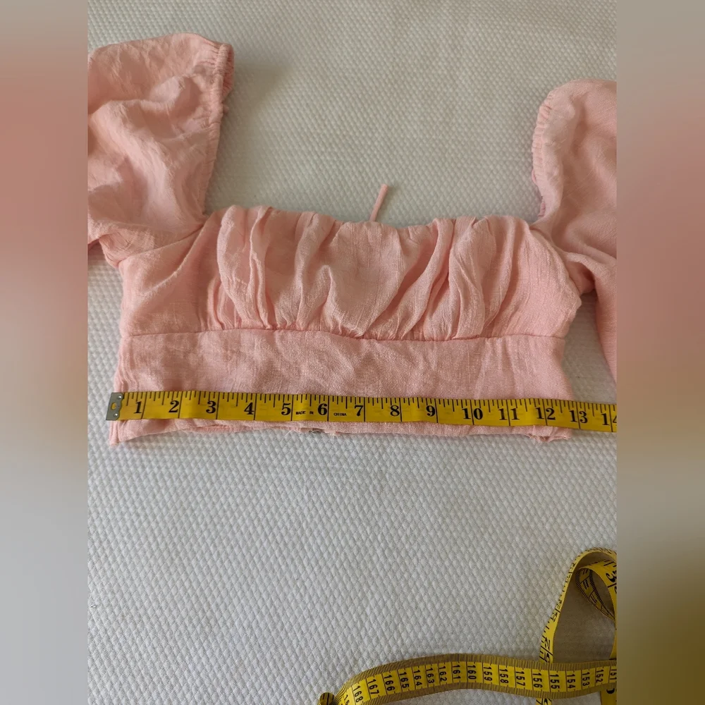 Princess Polly Puffy Sleeved Crop Top with Open Back Size 4.
